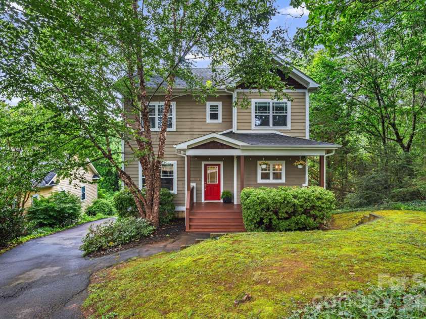 29 Winding Road, Asheville, NC 28803.  MLS# CAR4407595, YatesRealty ID 42357. 