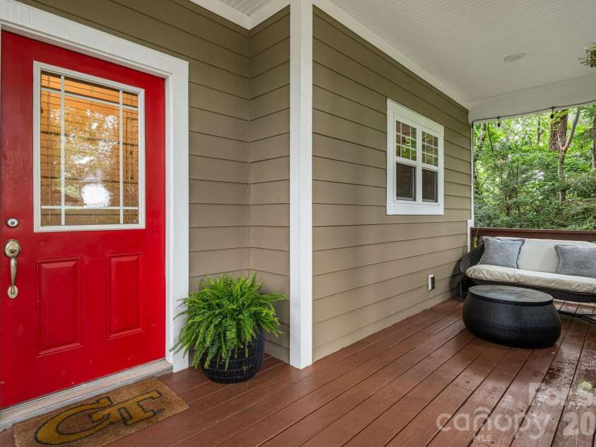 29 Winding Road, Asheville, NC 28803.  MLS# CAR4407595, YatesRealty ID 42357. 