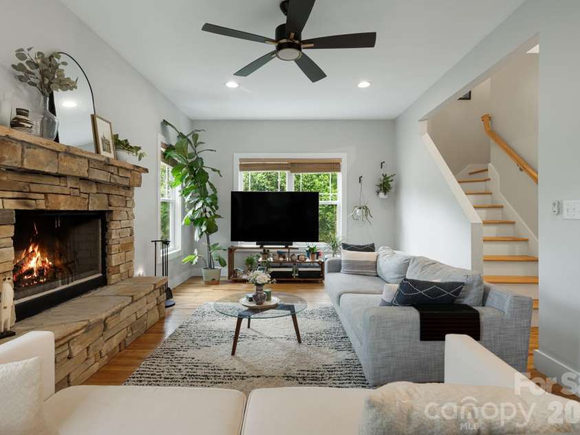 29 Winding Road, Asheville, NC 28803.  MLS# CAR4407595, YatesRealty ID 42357. 