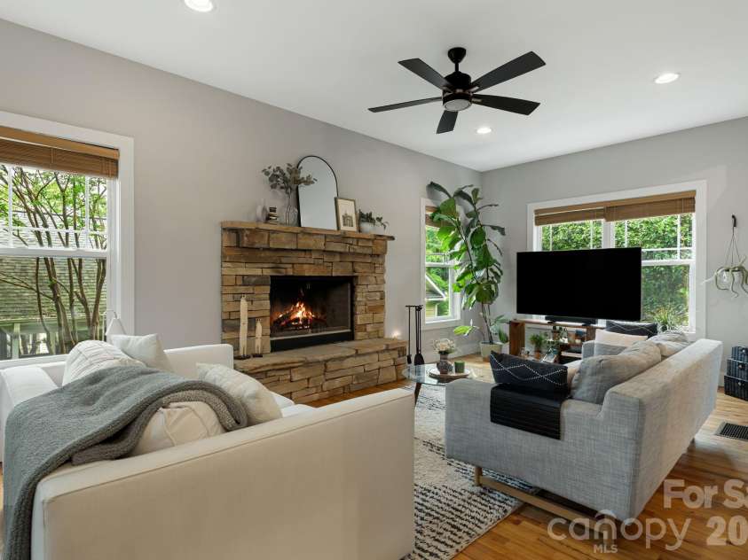 29 Winding Road, Asheville, NC 28803.  MLS# CAR4407595, YatesRealty ID 42357. 