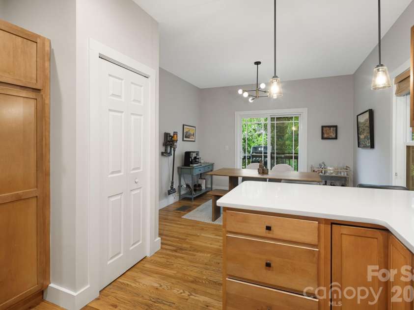 29 Winding Road, Asheville, NC 28803.  MLS# CAR4407595, YatesRealty ID 42357. 