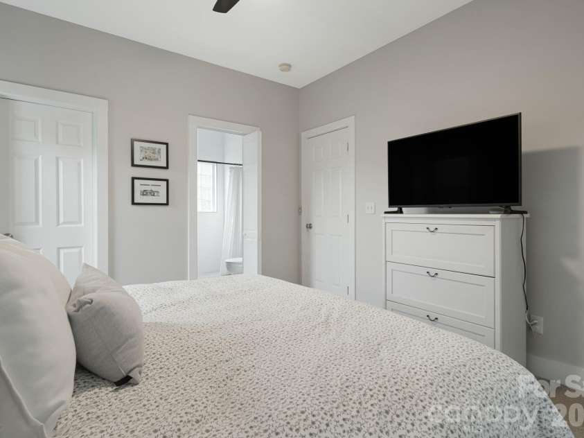 29 Winding Road, Asheville, NC 28803.  MLS# CAR4407595, YatesRealty ID 42357. 