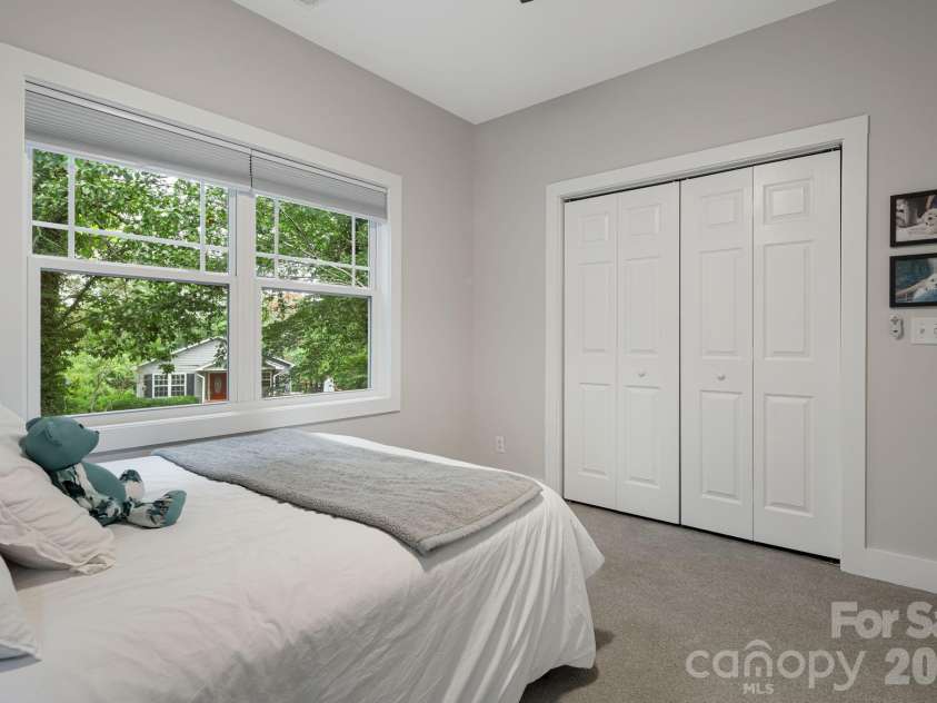 29 Winding Road, Asheville, NC 28803.  MLS# CAR4407595, YatesRealty ID 42357. 