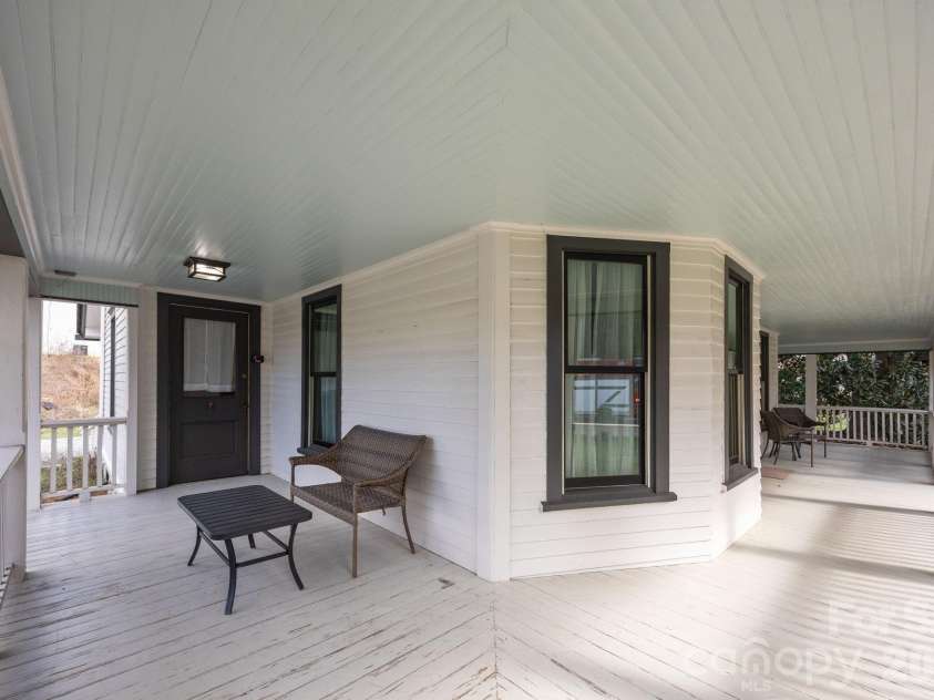 615 Rose Hill Road, Asheville, NC 28803.  MLS# CAR4393254, YatesRealty ID 4236. 