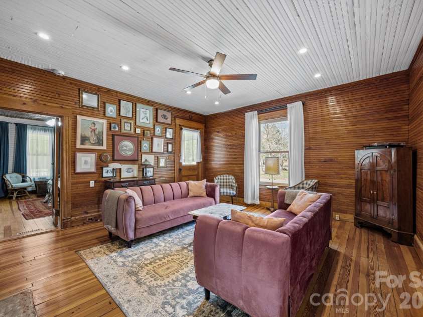 615 Rose Hill Road, Asheville, NC 28803.  MLS# CAR4393254, YatesRealty ID 4236. 