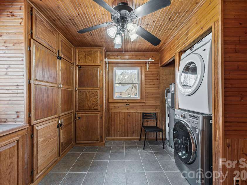 615 Rose Hill Road, Asheville, NC 28803.  MLS# CAR4393254, YatesRealty ID 4236. 