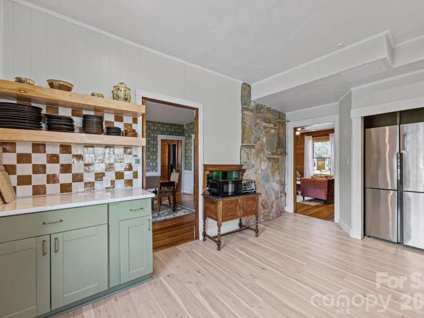 615 Rose Hill Road, Asheville, NC 28803.  MLS# CAR4393254, YatesRealty ID 4236. 