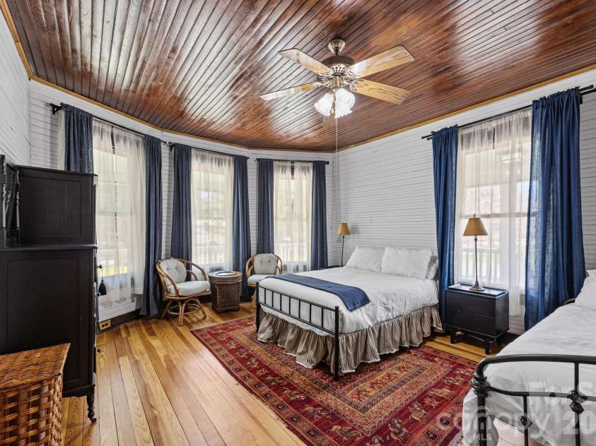 615 Rose Hill Road, Asheville, NC 28803.  MLS# CAR4393254, YatesRealty ID 4236. 