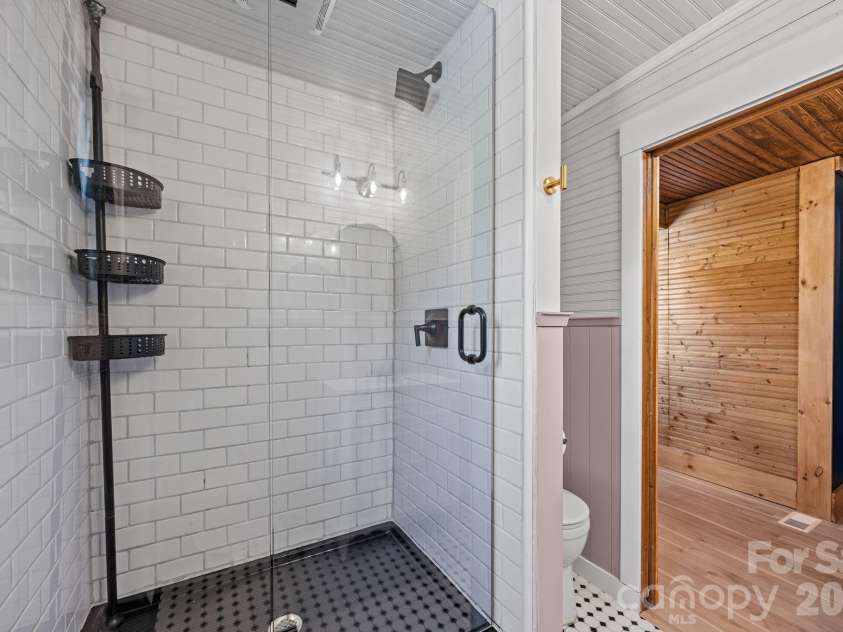 615 Rose Hill Road, Asheville, NC 28803.  MLS# CAR4393254, YatesRealty ID 4236. 