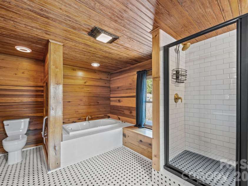 615 Rose Hill Road, Asheville, NC 28803.  MLS# CAR4393254, YatesRealty ID 4236. 