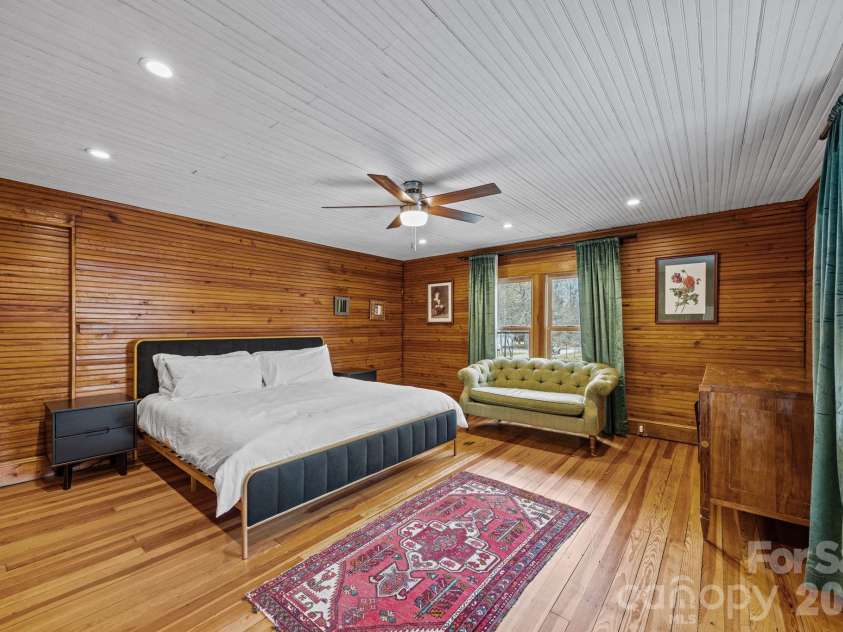 615 Rose Hill Road, Asheville, NC 28803.  MLS# CAR4393254, YatesRealty ID 4236. 