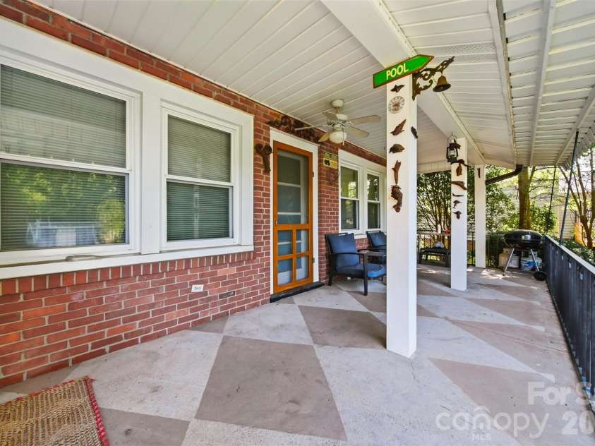 321 16th Avenue, Hickory, NC 28601.  MLS# CAR4404709, YatesRealty ID 42361. 