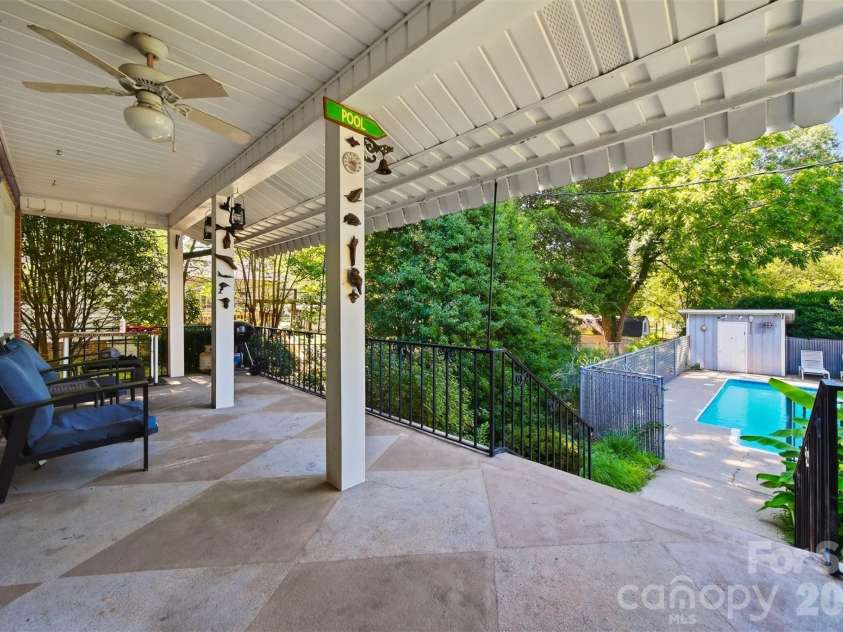 321 16th Avenue, Hickory, NC 28601.  MLS# CAR4404709, YatesRealty ID 42361. 