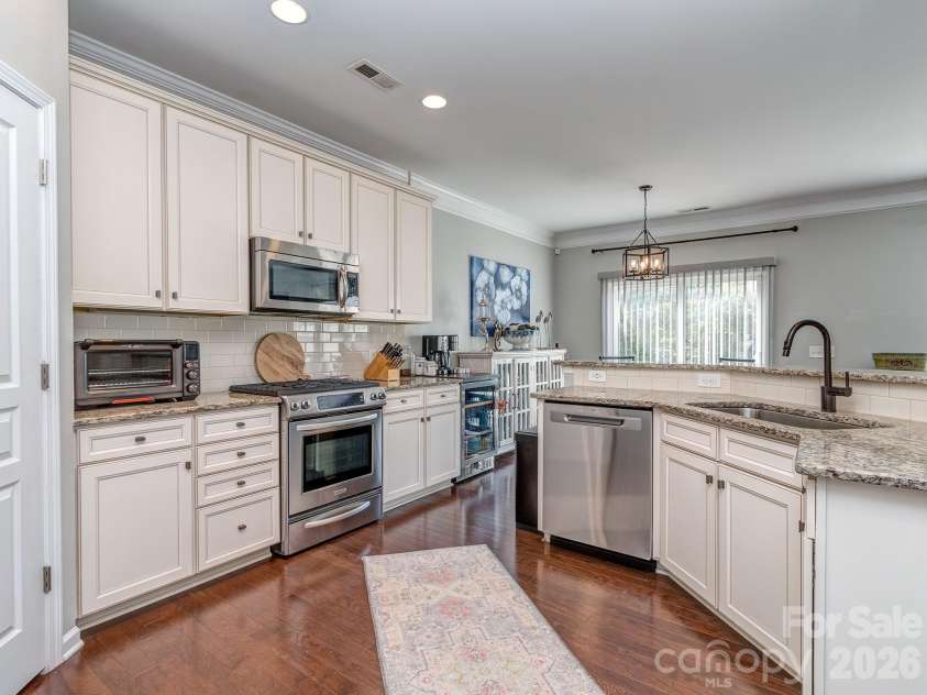 5951 Carrollton Lane, Charlotte, NC 28210.  MLS# CAR4409578, YatesRealty ID 42367. 