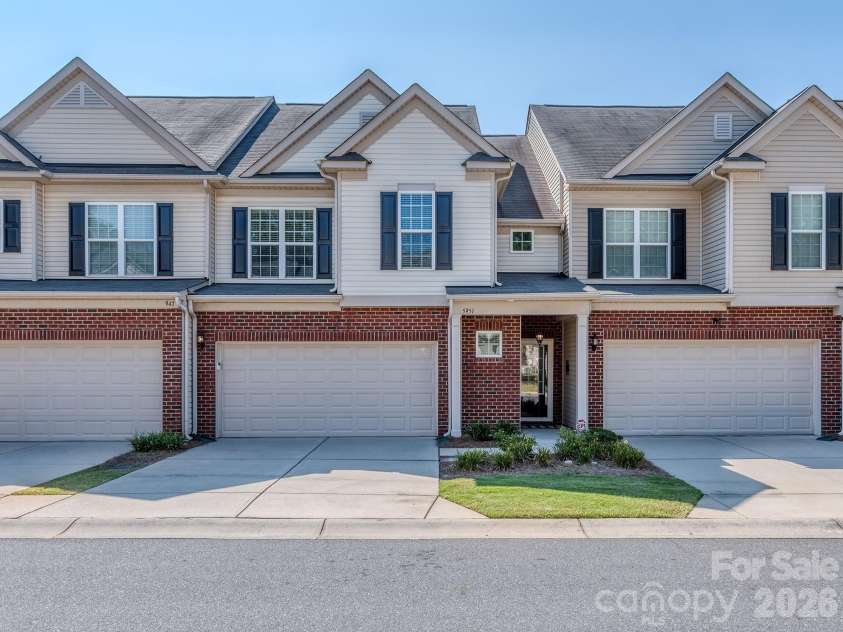 5951 Carrollton Lane, Charlotte, NC 28210.  MLS# CAR4409578, YatesRealty ID 42367. 