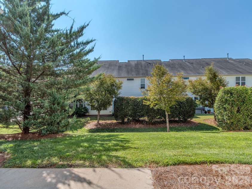 5951 Carrollton Lane, Charlotte, NC 28210.  MLS# CAR4409578, YatesRealty ID 42367. 