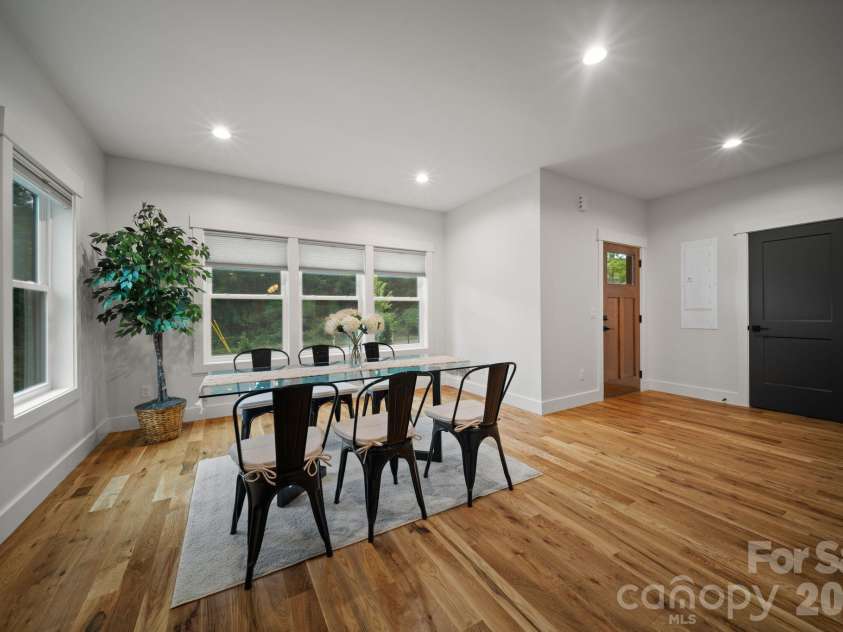 87 Glendale Avenue, Asheville, NC 28803.  MLS# CAR4409214, YatesRealty ID 42368. 