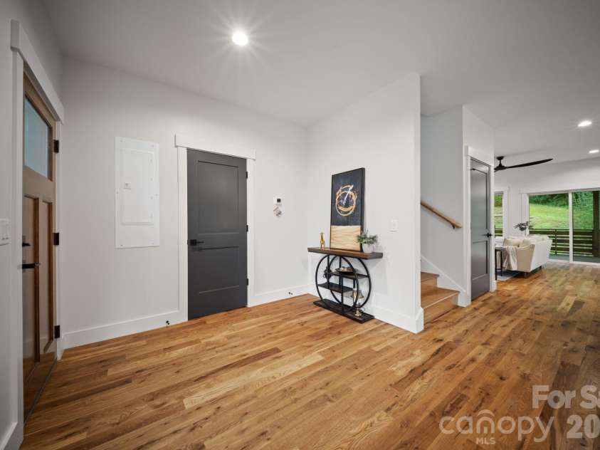 87 Glendale Avenue, Asheville, NC 28803.  MLS# CAR4409214, YatesRealty ID 42368. 
