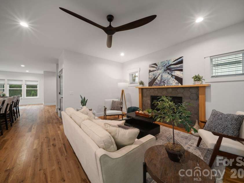 87 Glendale Avenue, Asheville, NC 28803.  MLS# CAR4409214, YatesRealty ID 42368. 