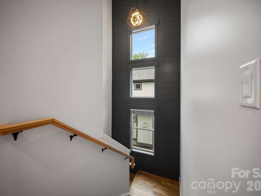 87 Glendale Avenue, Asheville, NC 28803.  MLS# CAR4409214, YatesRealty ID 42368. 