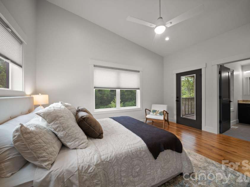 87 Glendale Avenue, Asheville, NC 28803.  MLS# CAR4409214, YatesRealty ID 42368. 