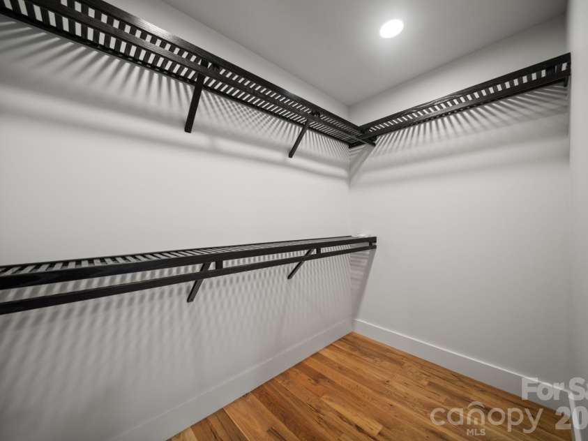 87 Glendale Avenue, Asheville, NC 28803.  MLS# CAR4409214, YatesRealty ID 42368. 