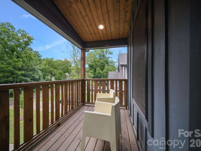 87 Glendale Avenue, Asheville, NC 28803.  MLS# CAR4409214, YatesRealty ID 42368. 