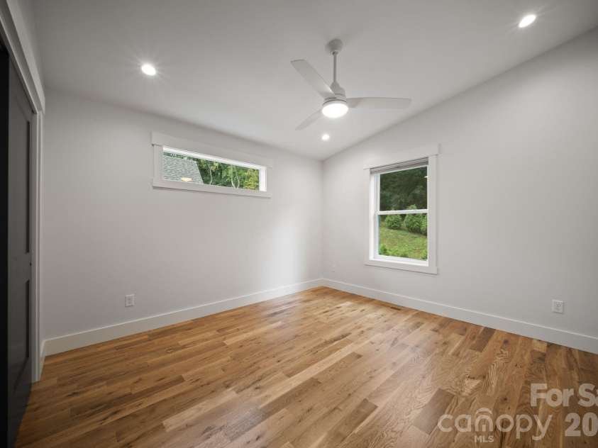 87 Glendale Avenue, Asheville, NC 28803.  MLS# CAR4409214, YatesRealty ID 42368. 