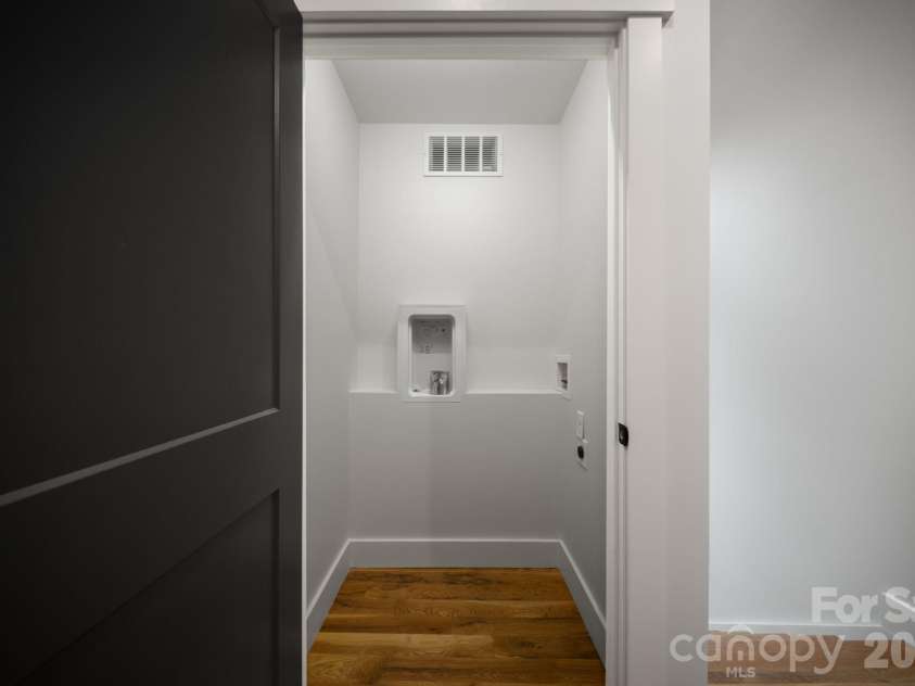87 Glendale Avenue, Asheville, NC 28803.  MLS# CAR4409214, YatesRealty ID 42368. 