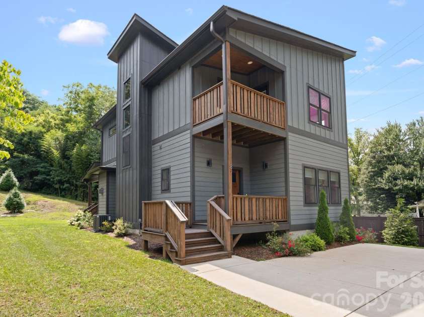 87 Glendale Avenue, Asheville, NC 28803.  MLS# CAR4409214, YatesRealty ID 42368. 