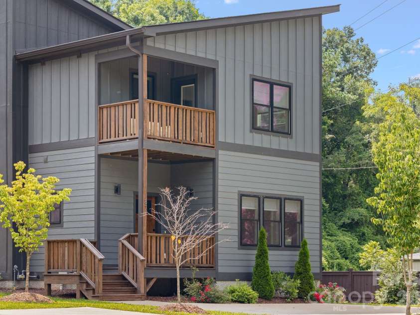 87 Glendale Avenue, Asheville, NC 28803.  MLS# CAR4409214, YatesRealty ID 42368. 