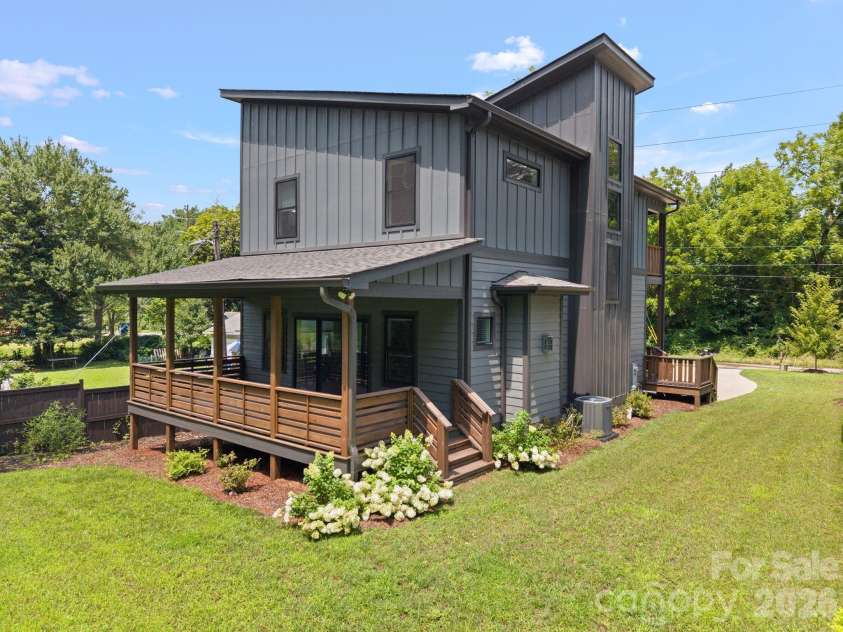 87 Glendale Avenue, Asheville, NC 28803.  MLS# CAR4409214, YatesRealty ID 42368. 