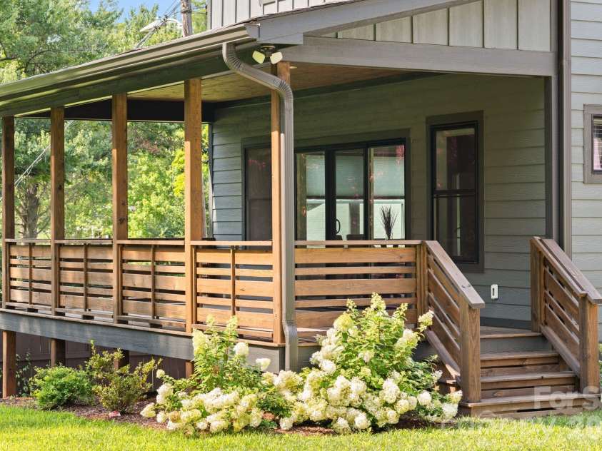 87 Glendale Avenue, Asheville, NC 28803.  MLS# CAR4409214, YatesRealty ID 42368. 