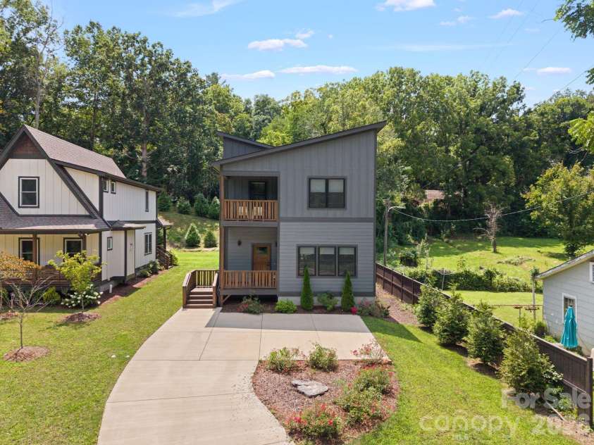 87 Glendale Avenue, Asheville, NC 28803.  MLS# CAR4409214, YatesRealty ID 42368. 