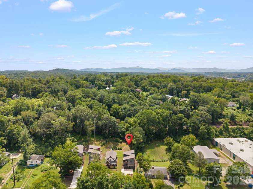 87 Glendale Avenue, Asheville, NC 28803.  MLS# CAR4409214, YatesRealty ID 42368. 