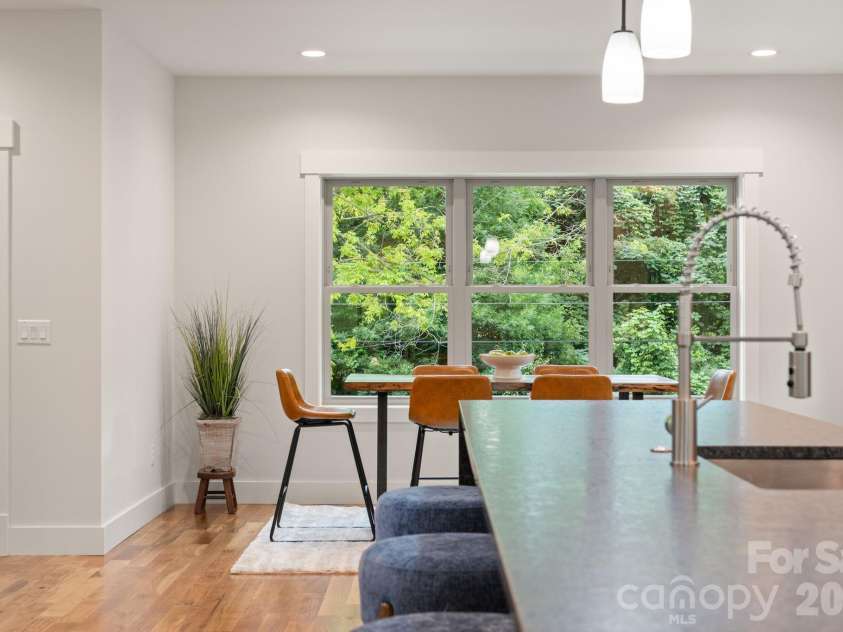 91 Glendale Avenue, Asheville, NC 28803.  MLS# CAR4409237, YatesRealty ID 42369. 
