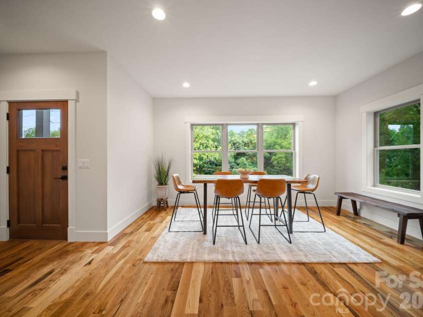 91 Glendale Avenue, Asheville, NC 28803.  MLS# CAR4409237, YatesRealty ID 42369. 