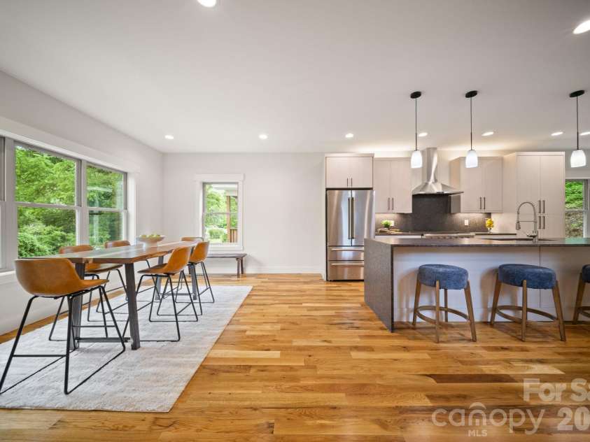 91 Glendale Avenue, Asheville, NC 28803.  MLS# CAR4409237, YatesRealty ID 42369. 