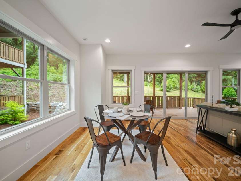 91 Glendale Avenue, Asheville, NC 28803.  MLS# CAR4409237, YatesRealty ID 42369. 