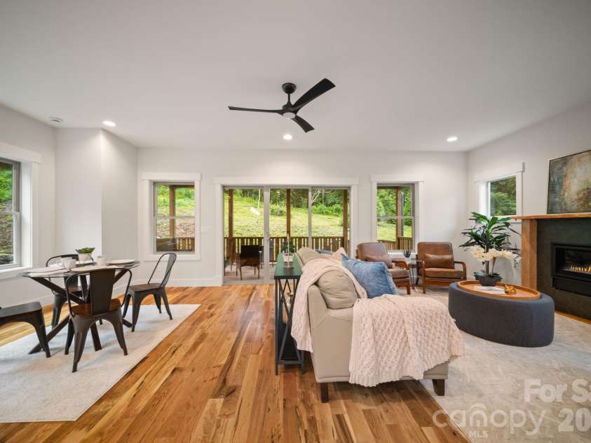 91 Glendale Avenue, Asheville, NC 28803.  MLS# CAR4409237, YatesRealty ID 42369. 