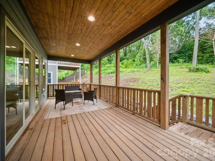 91 Glendale Avenue, Asheville, NC 28803.  MLS# CAR4409237, YatesRealty ID 42369. 