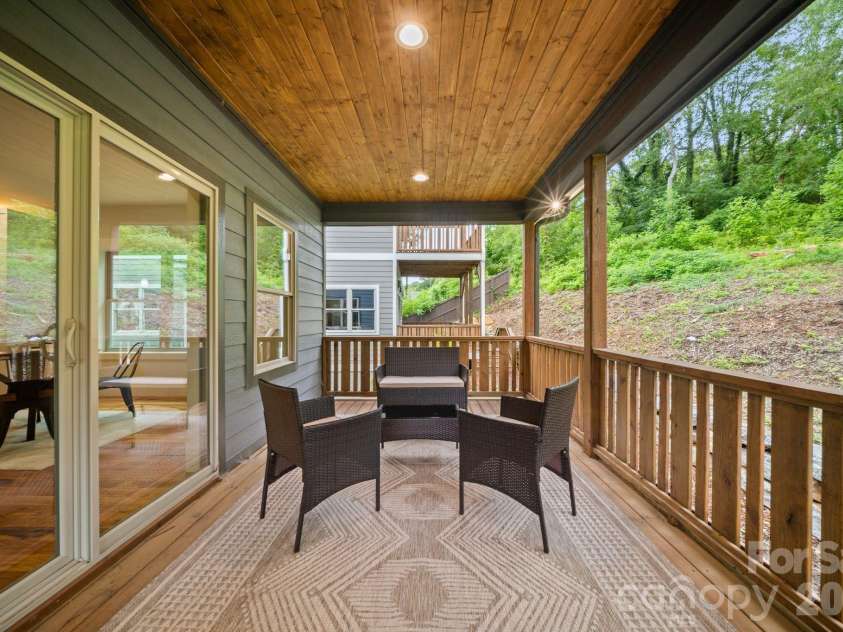 91 Glendale Avenue, Asheville, NC 28803.  MLS# CAR4409237, YatesRealty ID 42369. 