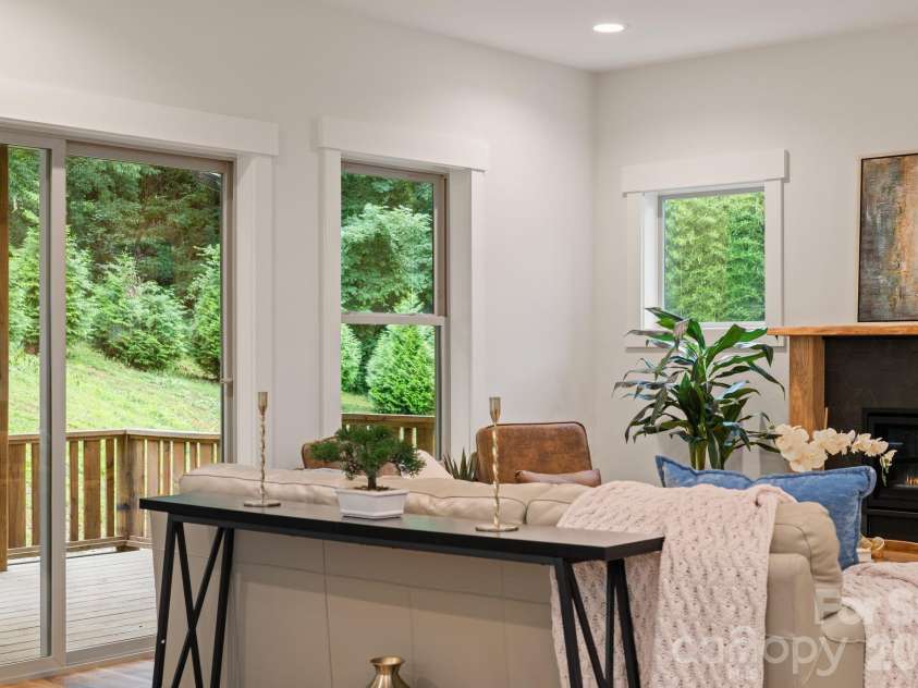 91 Glendale Avenue, Asheville, NC 28803.  MLS# CAR4409237, YatesRealty ID 42369. 
