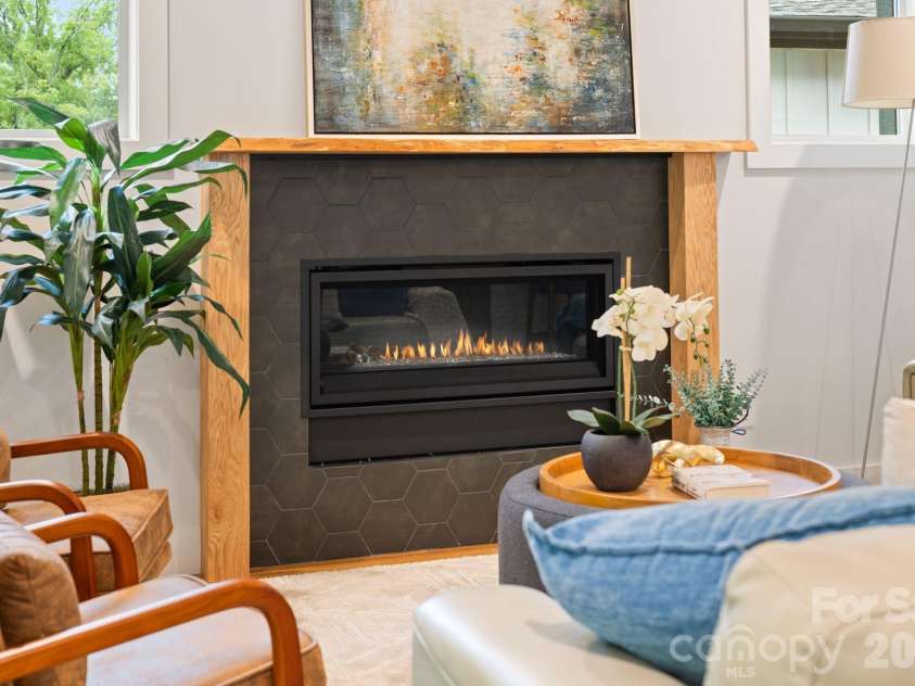 91 Glendale Avenue, Asheville, NC 28803.  MLS# CAR4409237, YatesRealty ID 42369. 