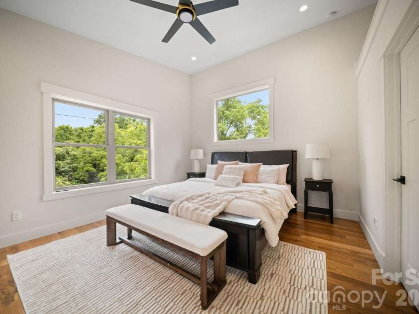 91 Glendale Avenue, Asheville, NC 28803.  MLS# CAR4409237, YatesRealty ID 42369. 