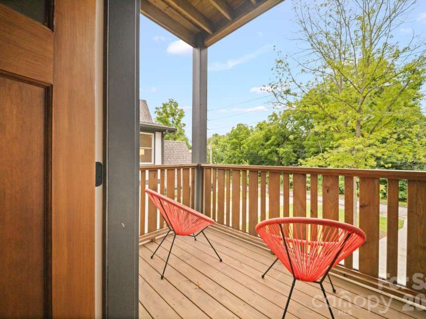 91 Glendale Avenue, Asheville, NC 28803.  MLS# CAR4409237, YatesRealty ID 42369. 