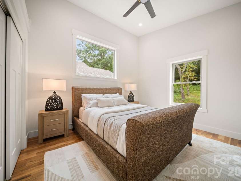 91 Glendale Avenue, Asheville, NC 28803.  MLS# CAR4409237, YatesRealty ID 42369. 