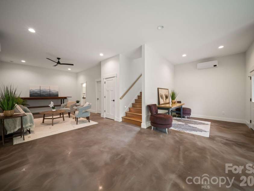 91 Glendale Avenue, Asheville, NC 28803.  MLS# CAR4409237, YatesRealty ID 42369. 