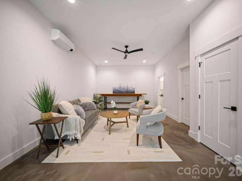 91 Glendale Avenue, Asheville, NC 28803.  MLS# CAR4409237, YatesRealty ID 42369. 