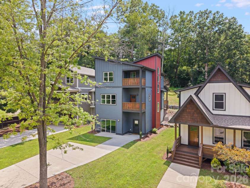91 Glendale Avenue, Asheville, NC 28803.  MLS# CAR4409237, YatesRealty ID 42369. 